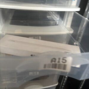 Cajon con caja blanca documentos